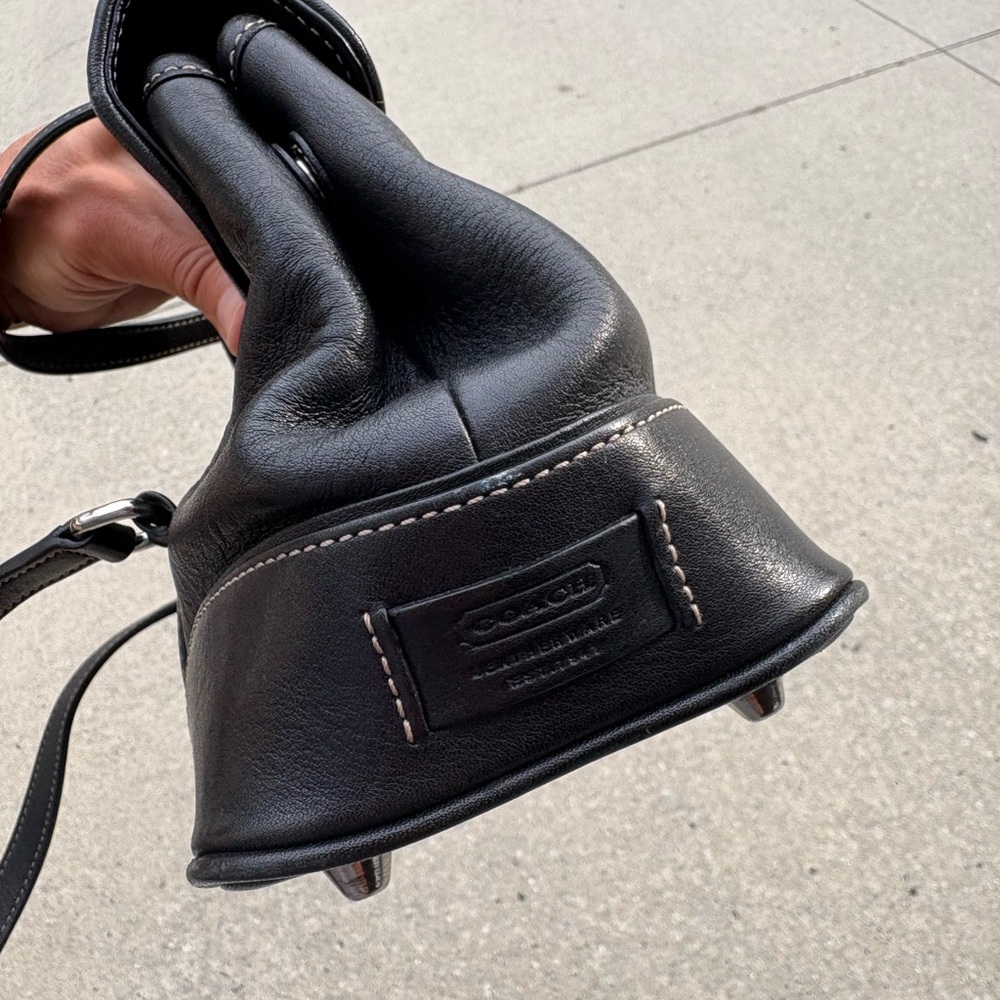 COACH vintage Hamptons Black Leather Flap Purse black hand bag - Picture 14 of 15
